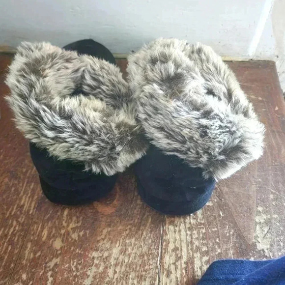 Vibrating Massage Black Bootie Slippers Faux Fur trim sz Large - Picture 4 of 10